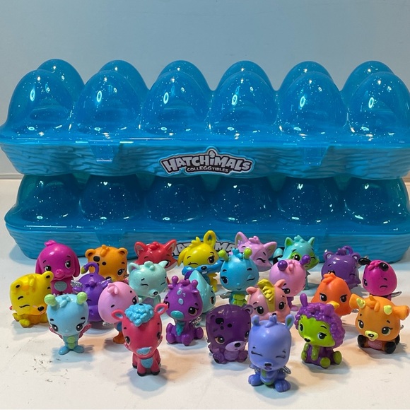 Hatchimals Bundle Of 24 Colleggtibles Figures & 2 Blue Glitter Egg Storage Case - Picture 2 of 11